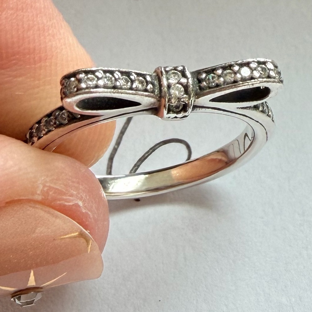 Pandora Sparkling Bow Ring (retired version, size 52/US 6) - Picture 2 of 3